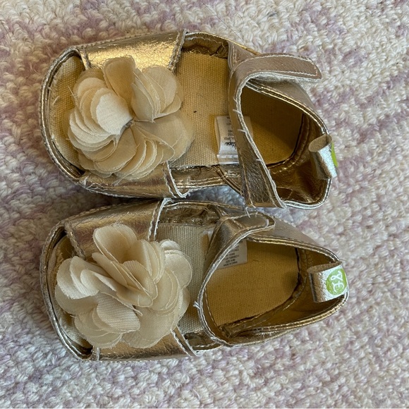 Lot of shoes. Range of different sizes. Some new and never worn. - Picture 11 of 12